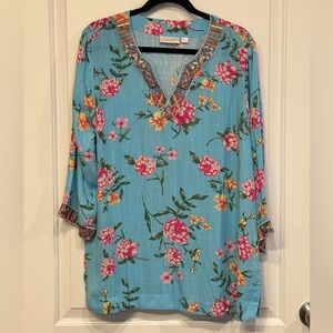 New! Floral V-Neck Women's Top! So pretty!